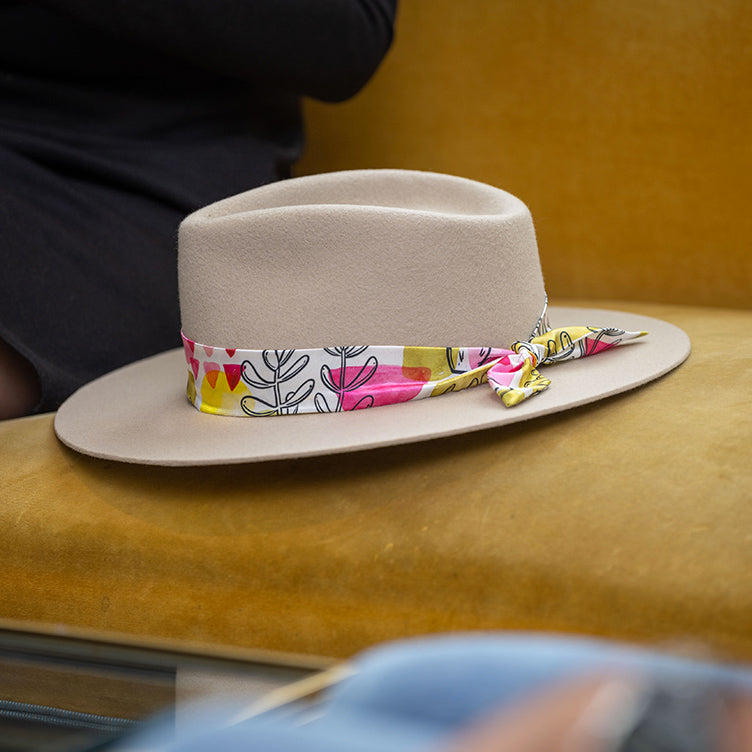 Chapeau Dakota avec foulard